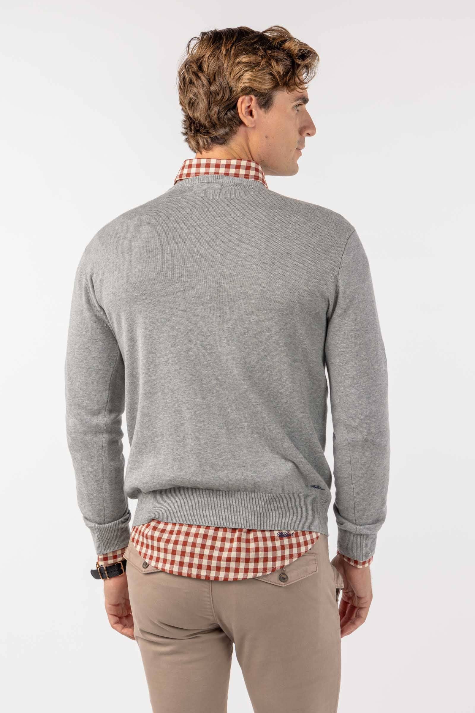 Maglia girocollo grigia con patch ricamate
