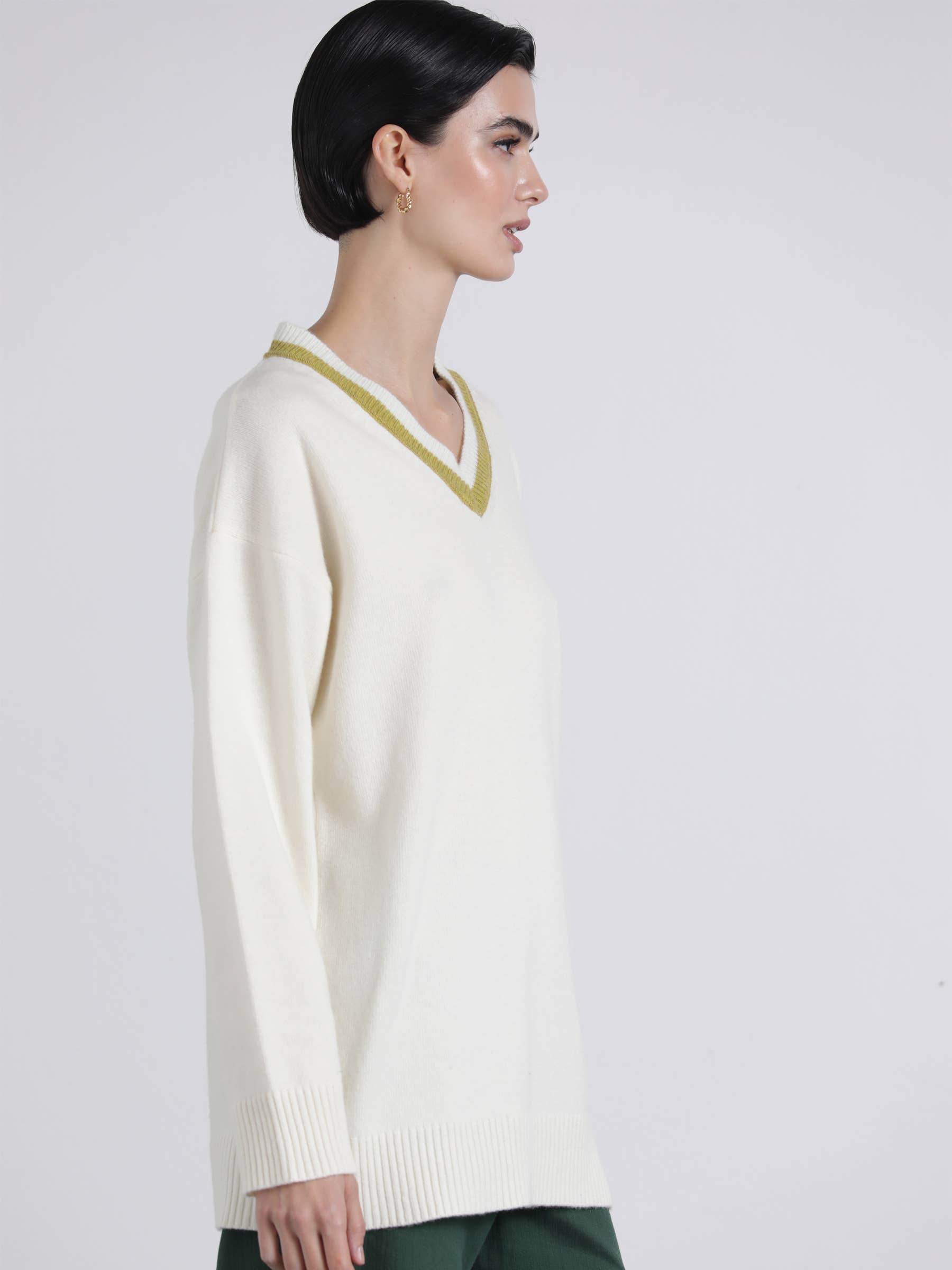 Maglione in maglia con scollo a V a contrasto
