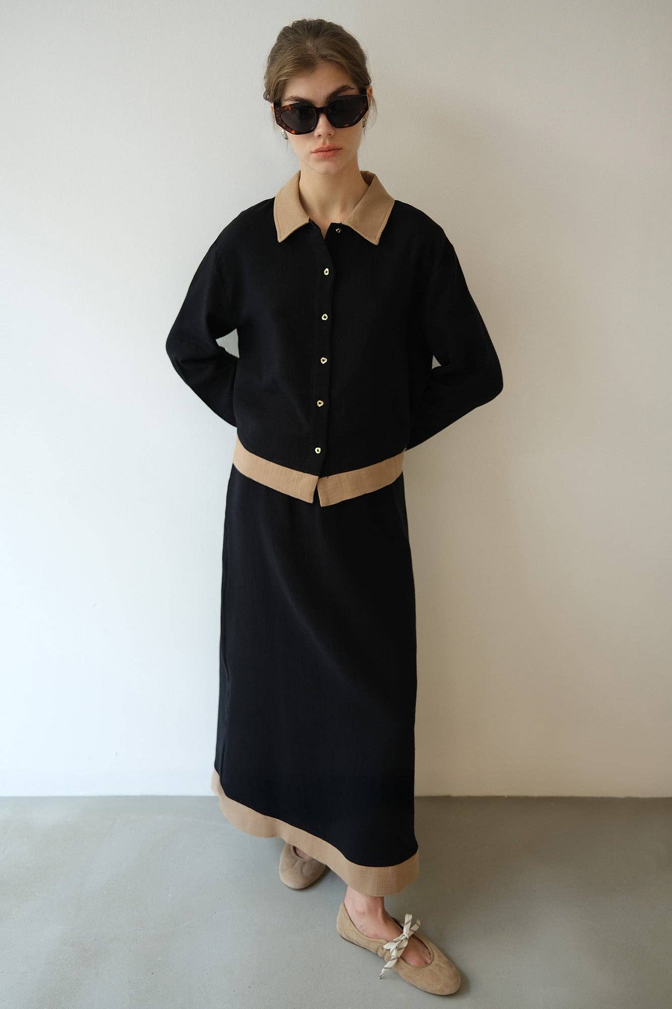Completo camicia e gonna lunga in cotone strutturato