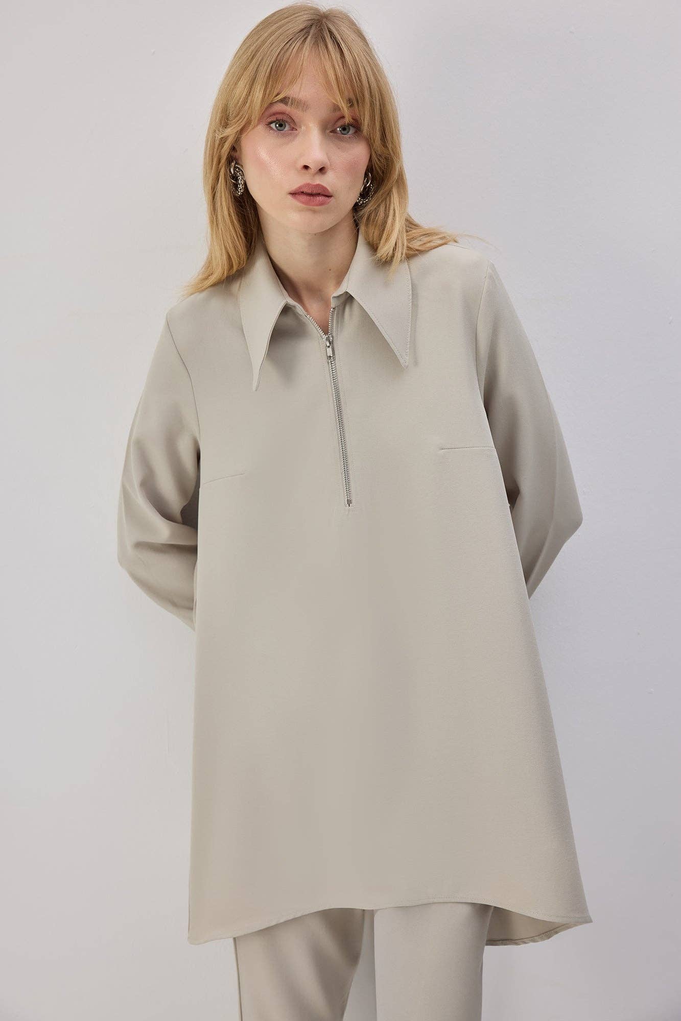 Tunica con zip dal taglio oversize