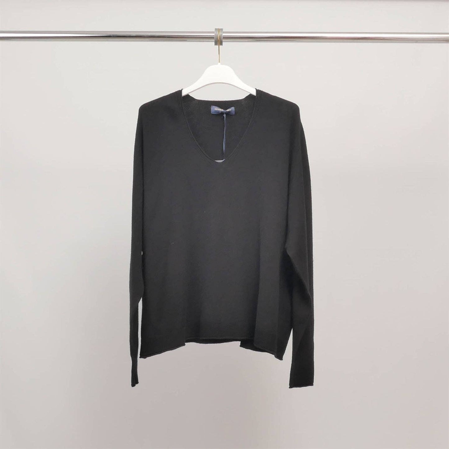 Maglione morbido e fluido con scollo a V
