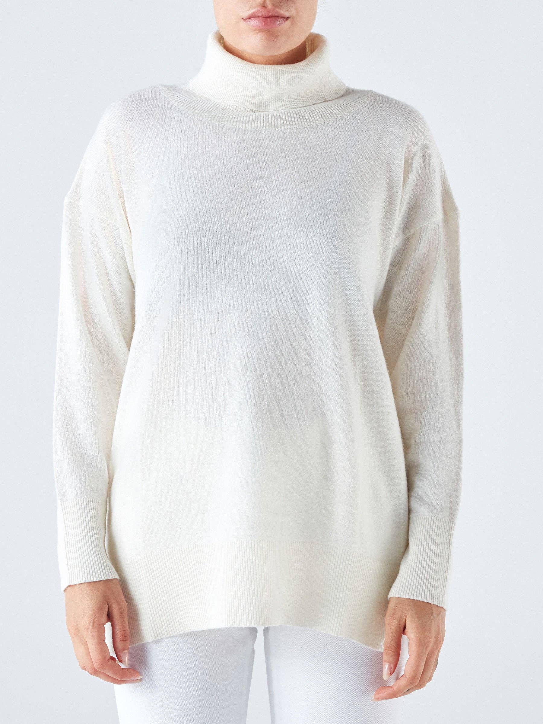 Maglione dolcevita con righe laterali
