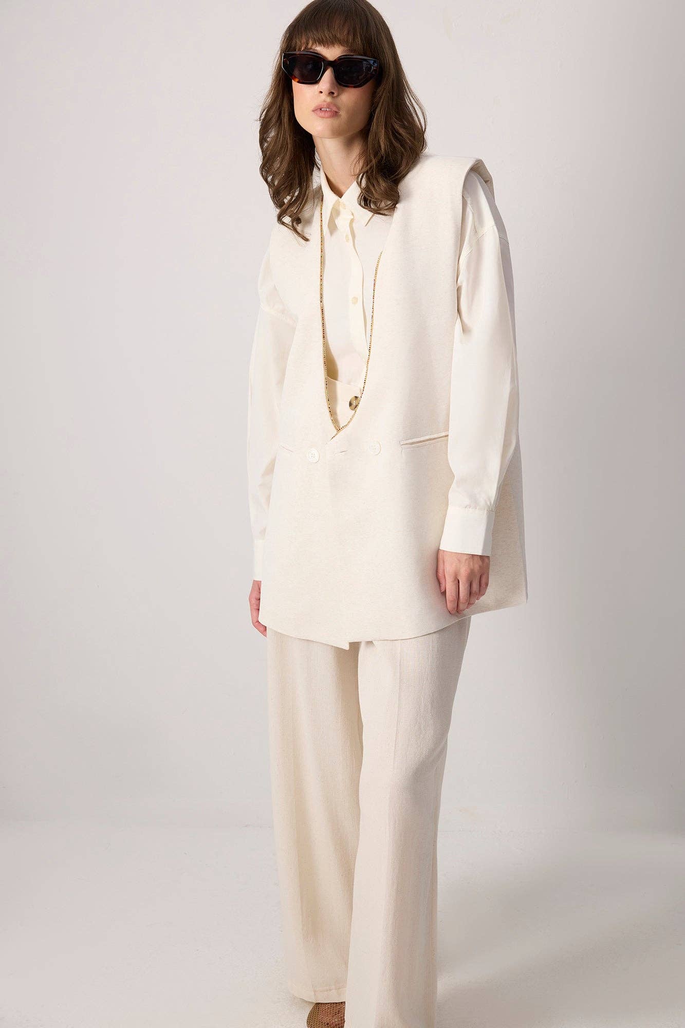 Gilet in misto lino con dettagli di perle