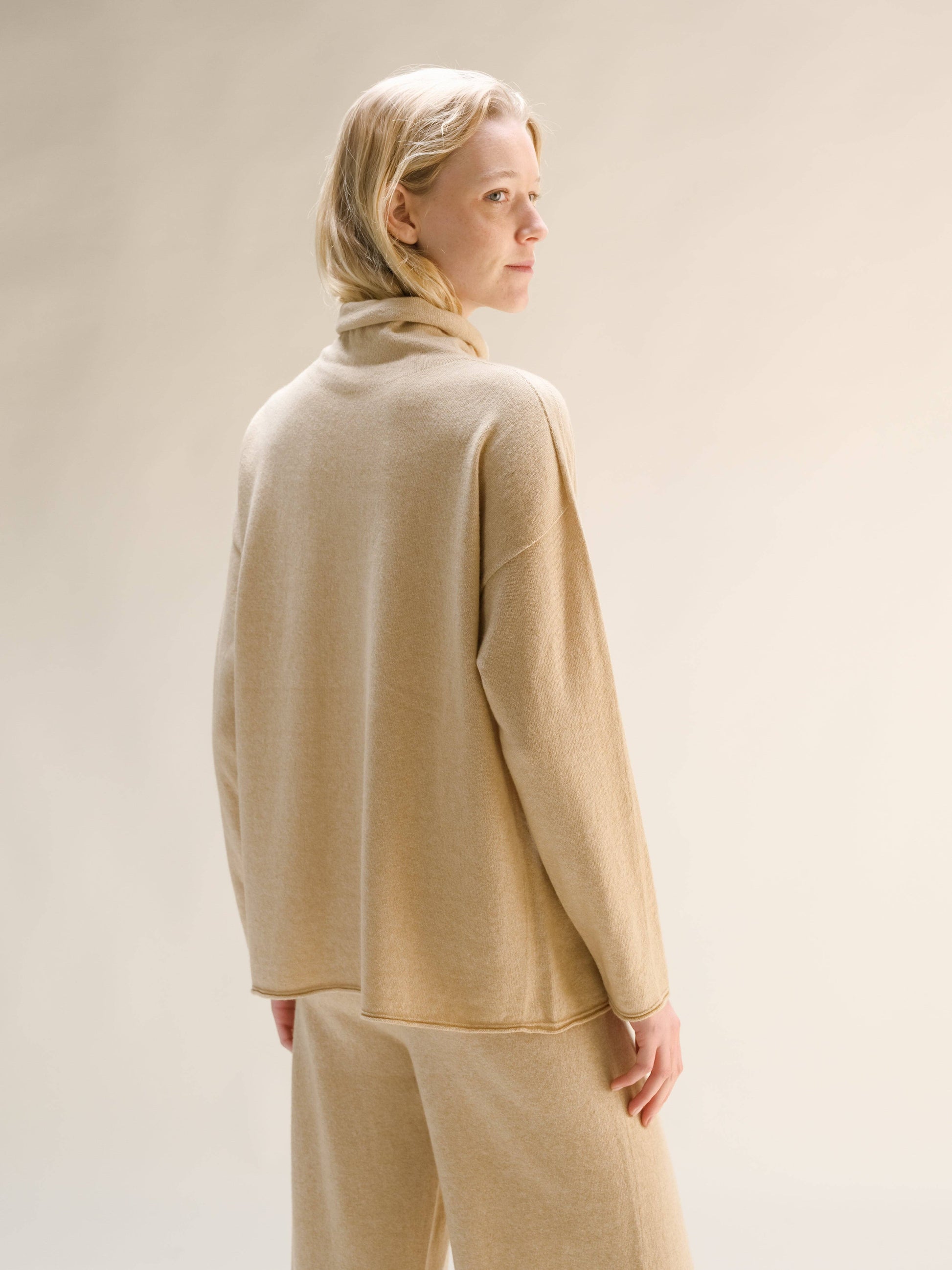 Maglione dolcevita relaxed in misto cashmere 3D knit