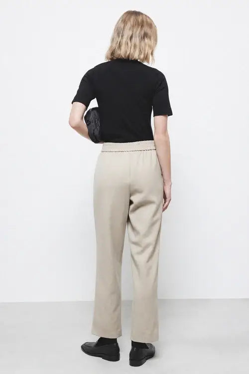 Pantaloni Sigaretta dritti con vita elasticizzata e tasche oblique