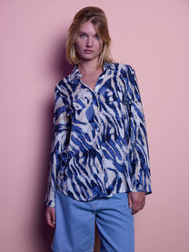 Blusa stampata blu e bianca