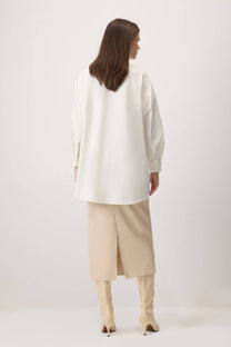 Camicia oversize ecrù a vestibilità comoda