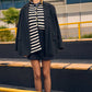 Cardigan lungo a righe con bottoni dorati