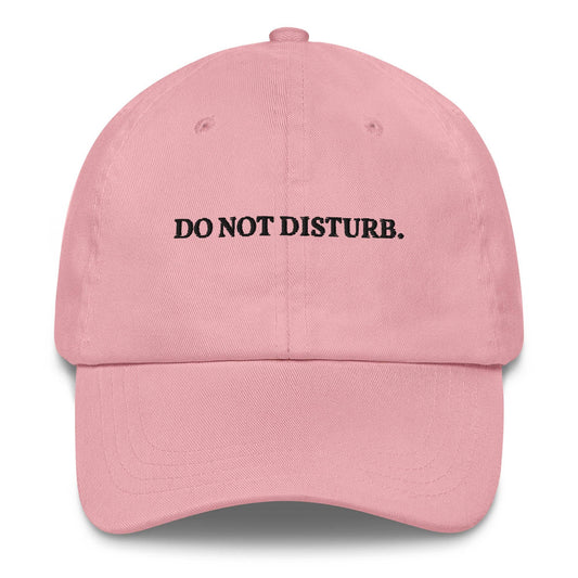 Cappellino baseball ricamato “Do Not Disturb”