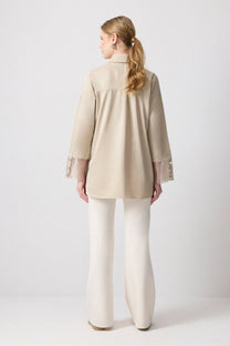 Camicia beige con polsini in organza
