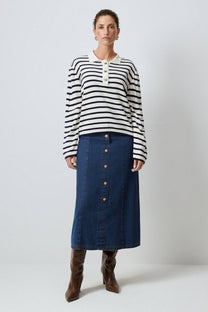 Maglione a righe con colletto polo