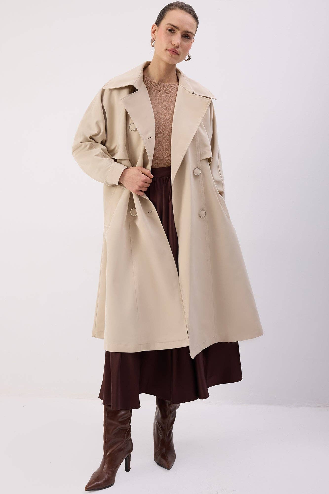 Trench cappotto doppiopetto con colletto dritto e cintura