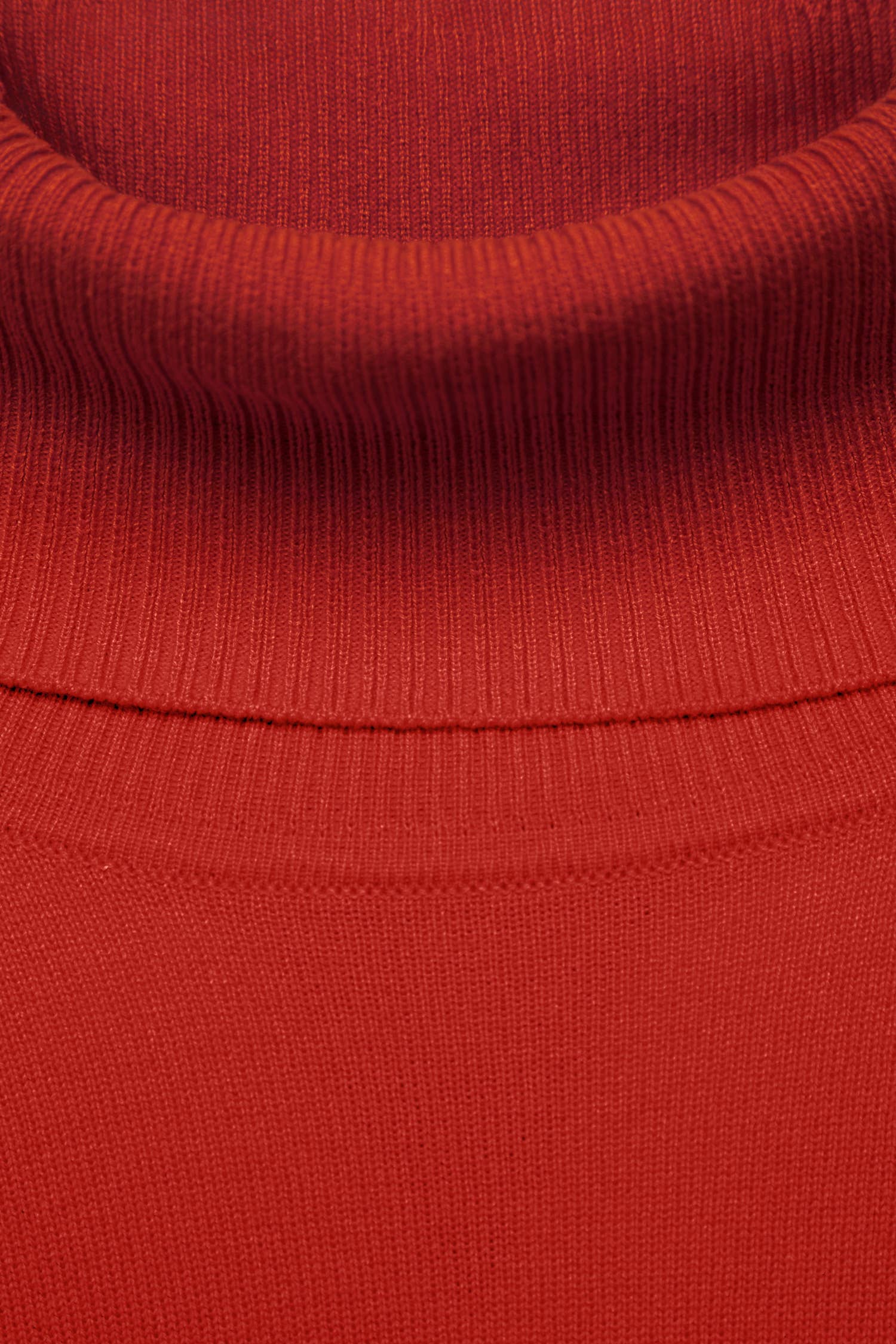 Maglione dolcevita in maglia rasata