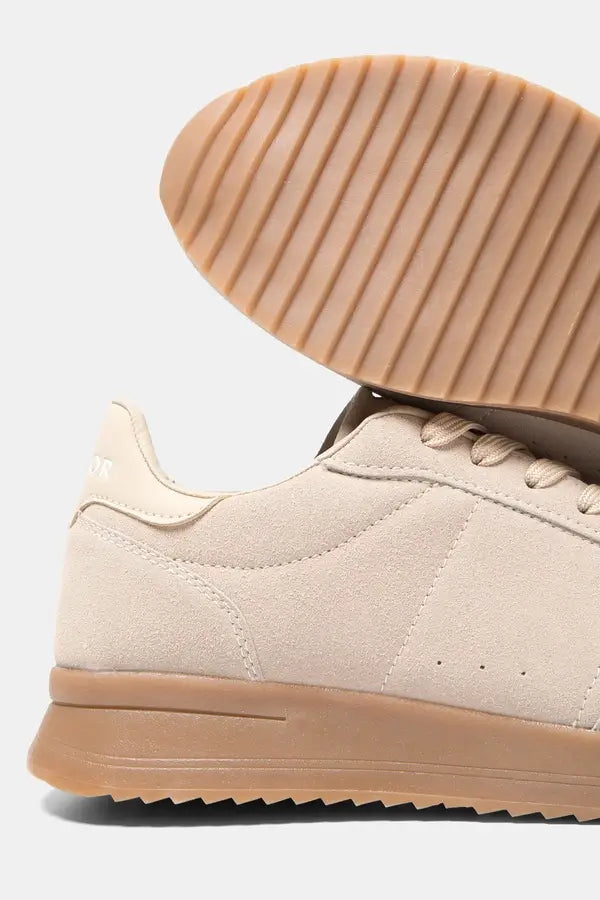 Sneakers bicolori con suola platform