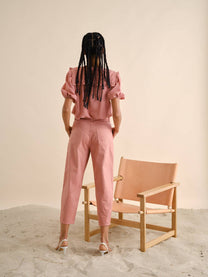 Pantaloni in twill con spille decorative