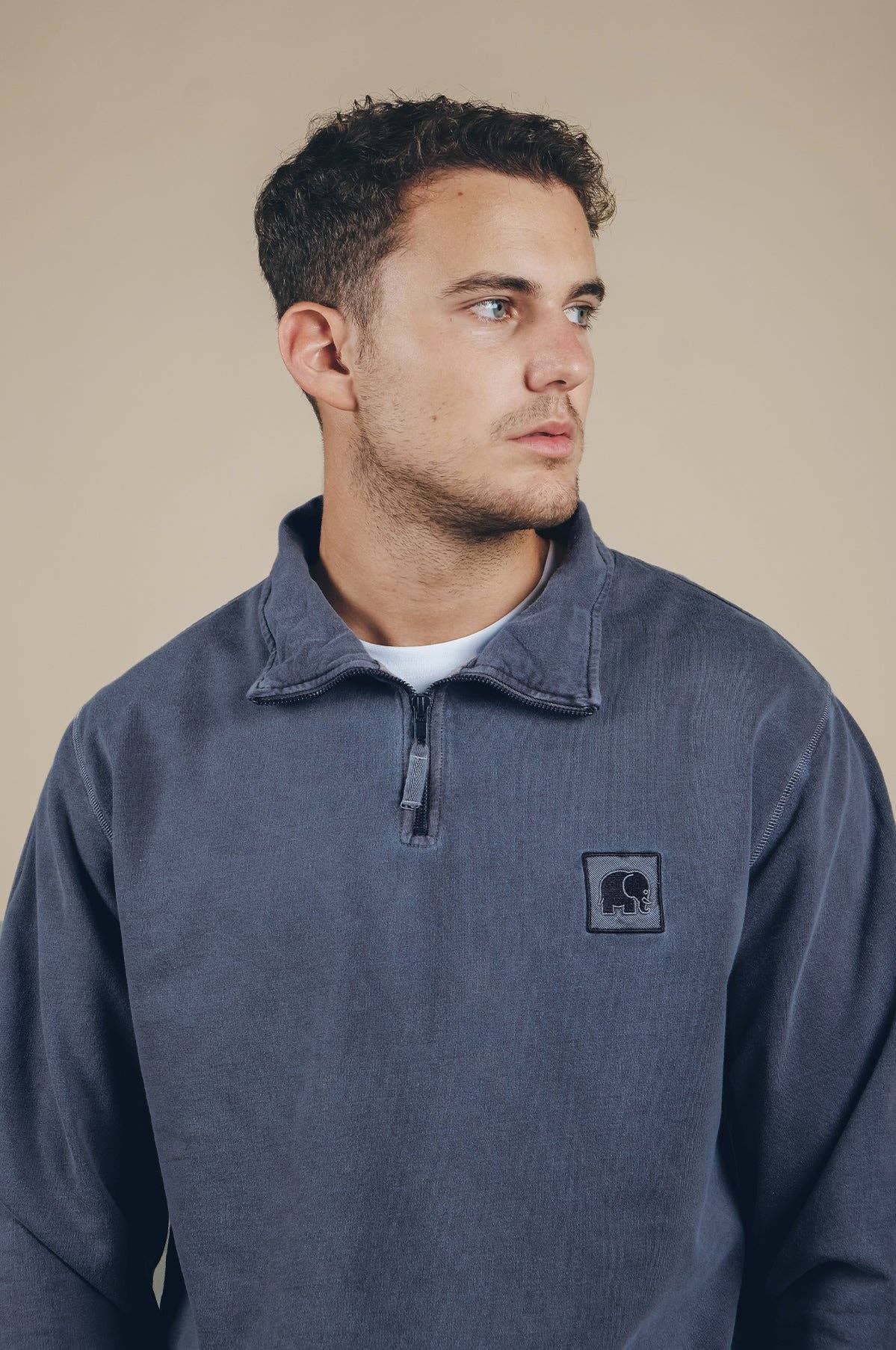 Felpa Sauce con mezza zip tinta a pigmenti blu navy sbiadito