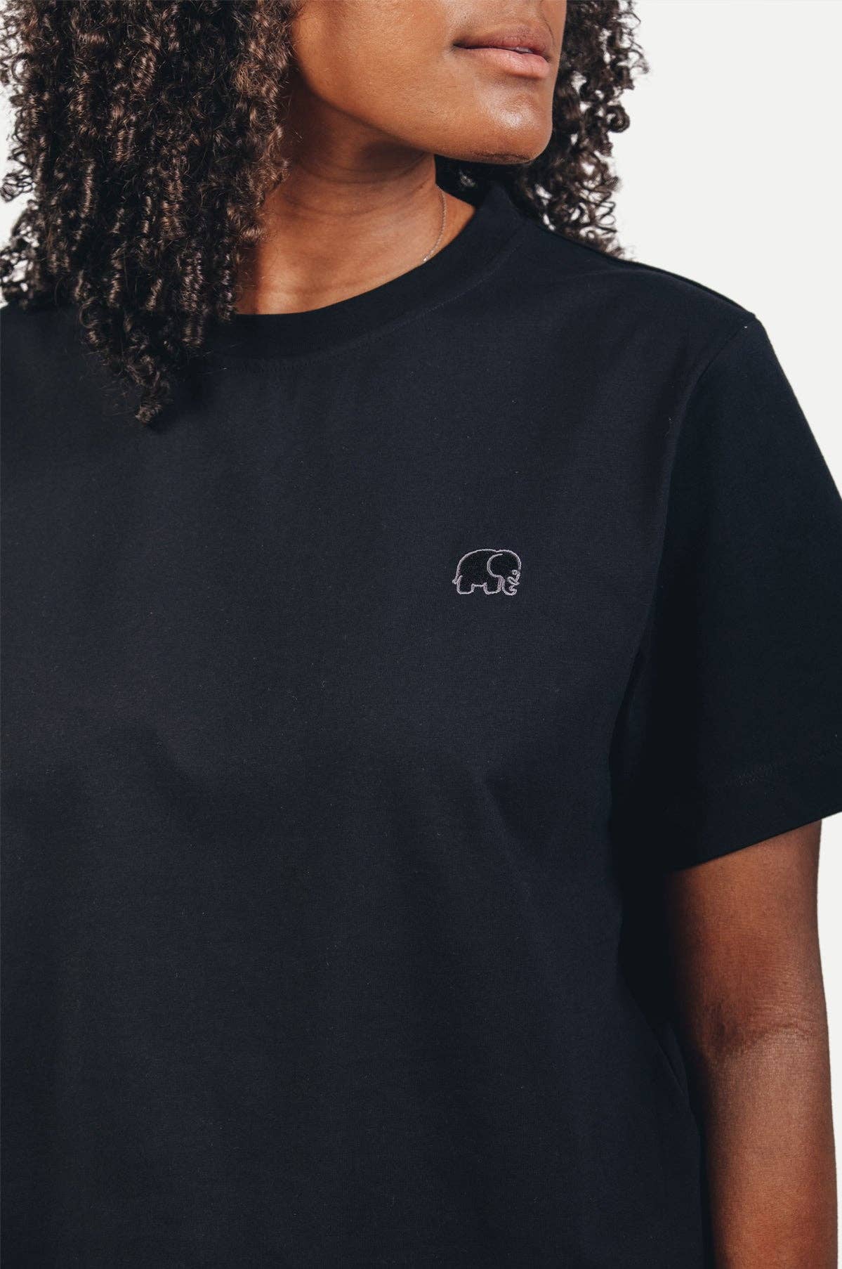 T-shirt donna Essential Organic nera