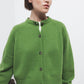 Cardigan in lana a maglia rasata con bottoni a contrasto