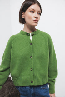 Cardigan in lana a maglia rasata con bottoni a contrasto