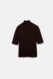 Maglione in maglia rasata con collo alto e maniche 3/4