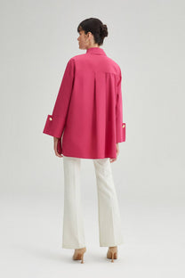 Camicia oversize in popeline fucsia con maxi polsini