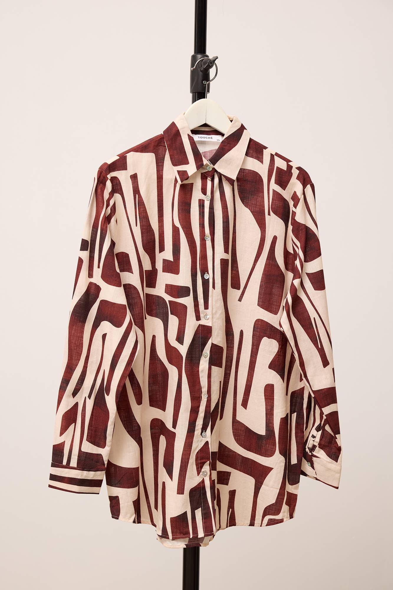 Camicia oversize con stampa astratta