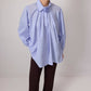 Camicia oversize in cotone con fiore al collo blu