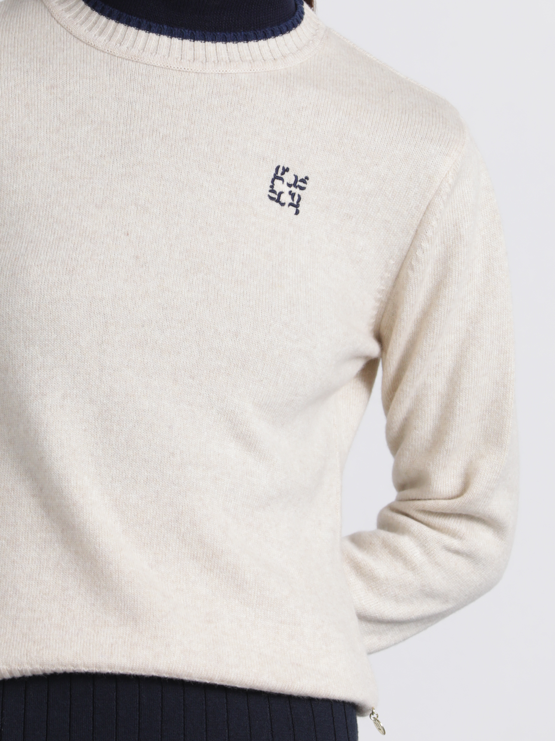 Maglione in lana e cashmere con logo ricamato