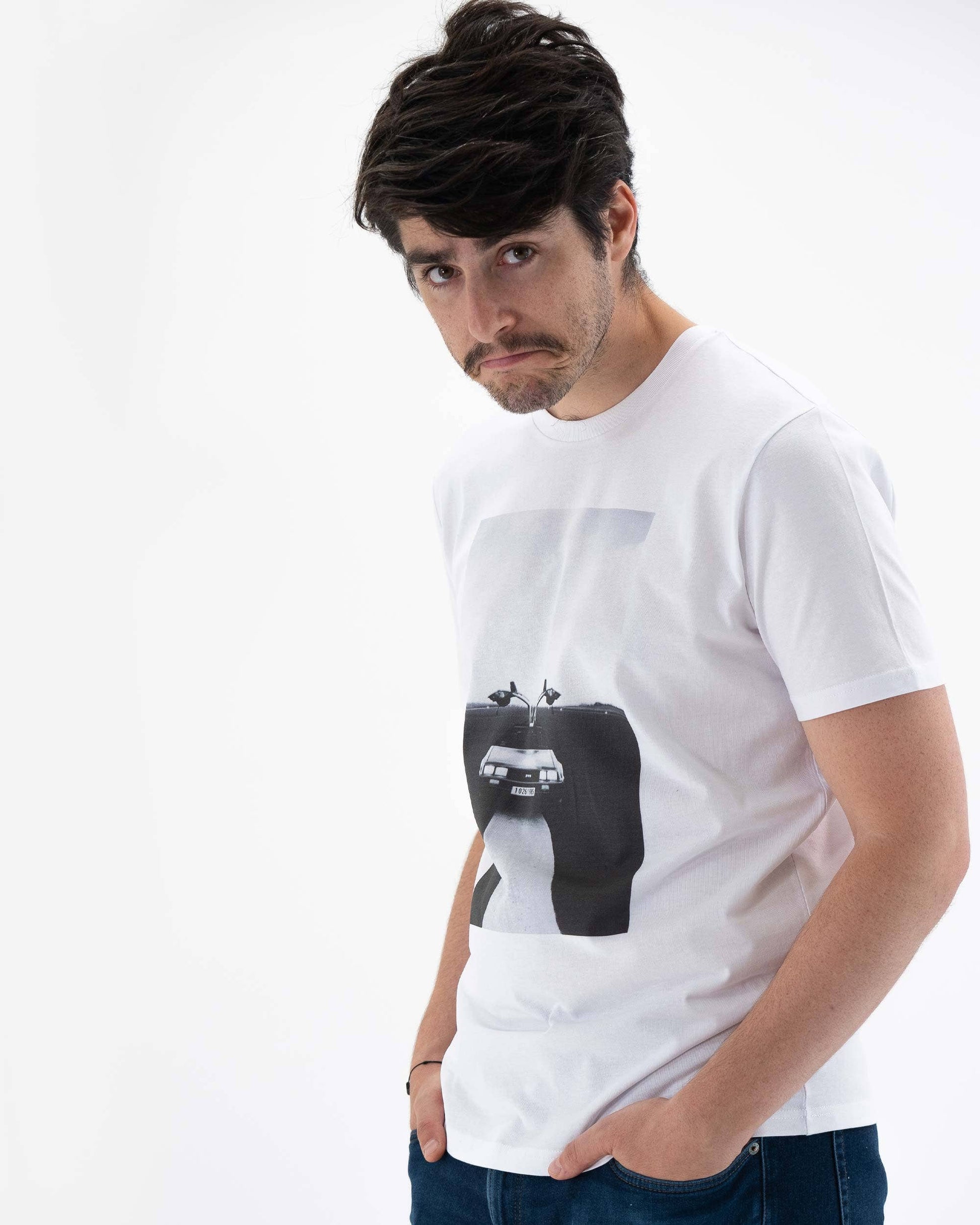 T-shirt unisex in cotone biologico con stampa fotografica auto