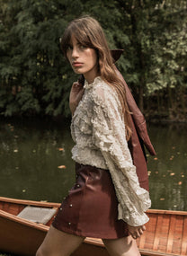 Camicia Soely écru in jacquard trasparente con volant
