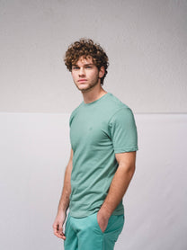 T-shirt basic in cotone con logo ricamato