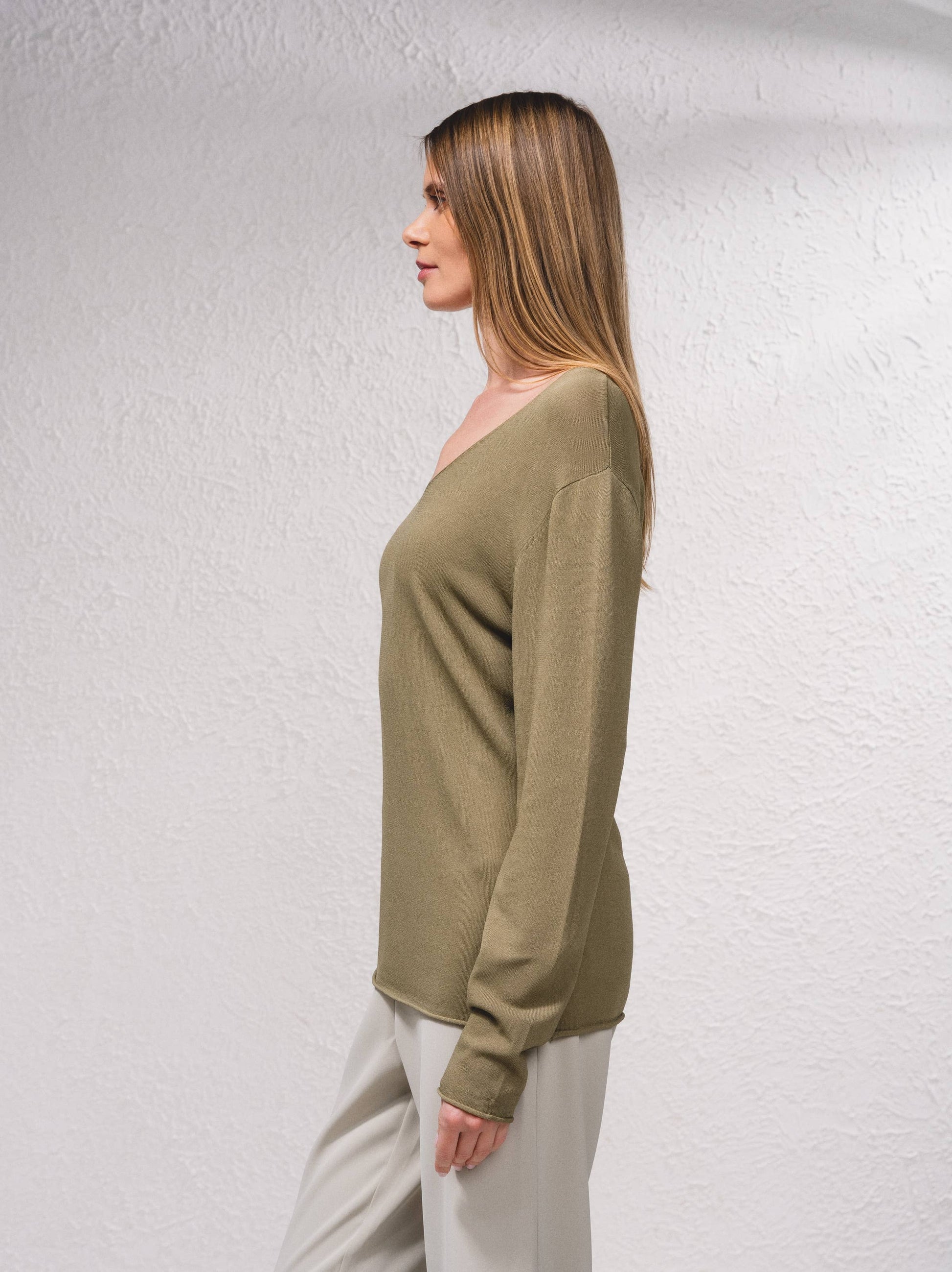 Maglione in maglia scollo a V senza cuciture