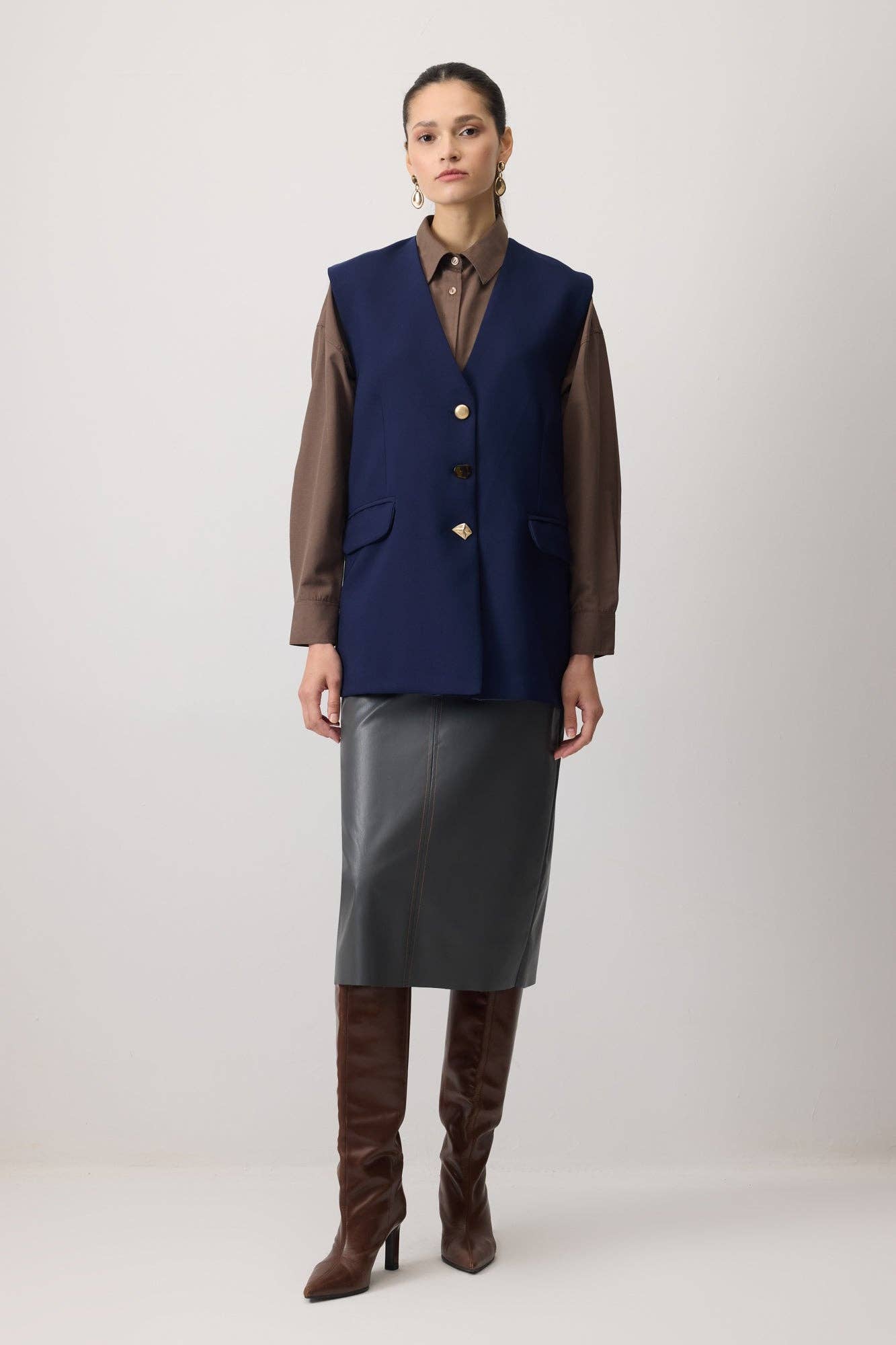 Gilet lungo in crêpe con bottoni