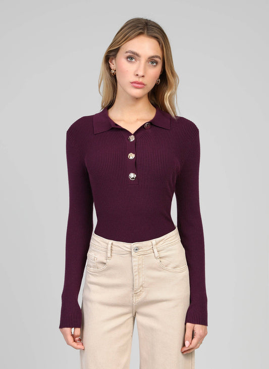 Maglione a coste con collo polo color vino