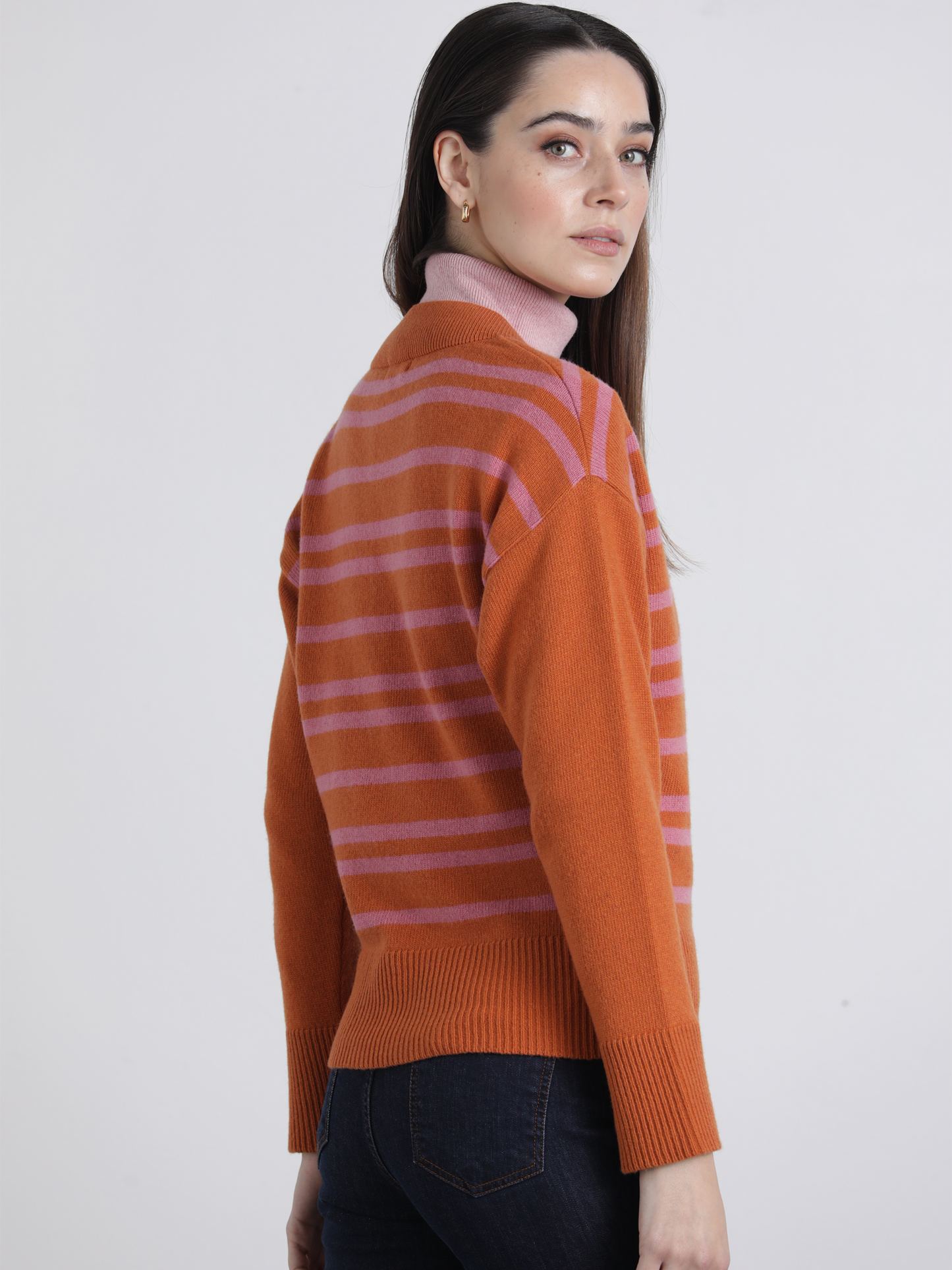 Maglione bicolor a righe