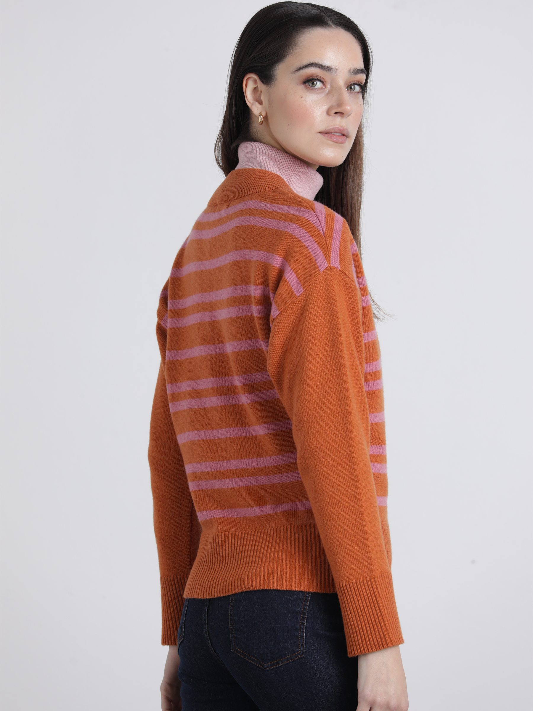 Maglione bicolor a righe
