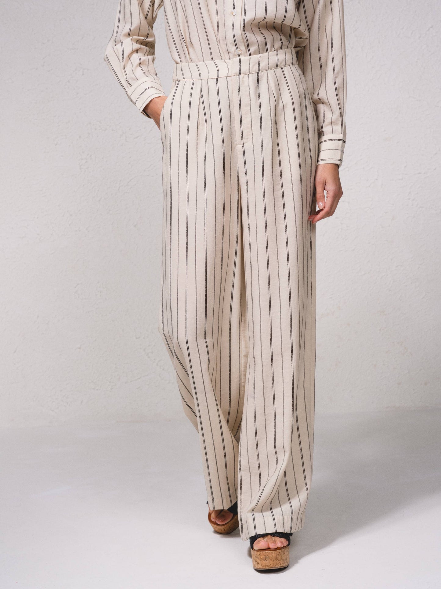 Pantaloni ampi a righe in misto lino