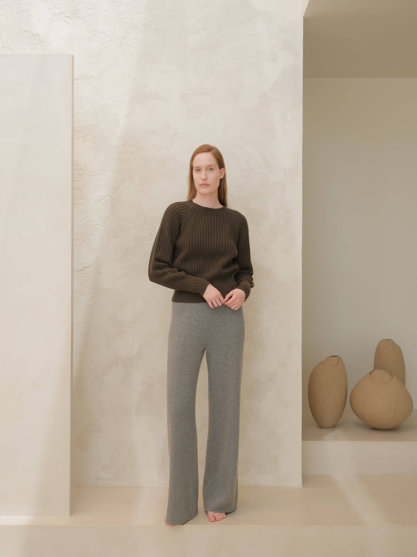 Maglione corto girocollo in misto cashmere con maniche raglan