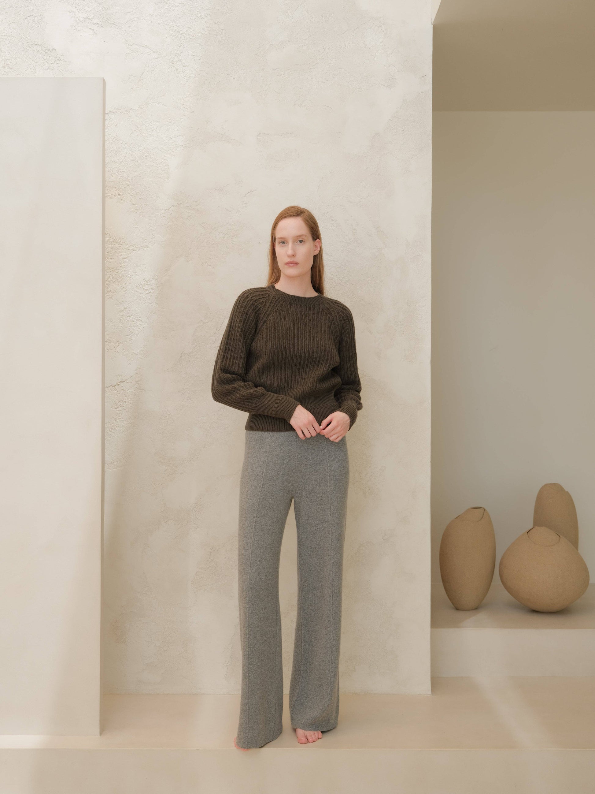 Maglione corto girocollo in misto cashmere con maniche raglan