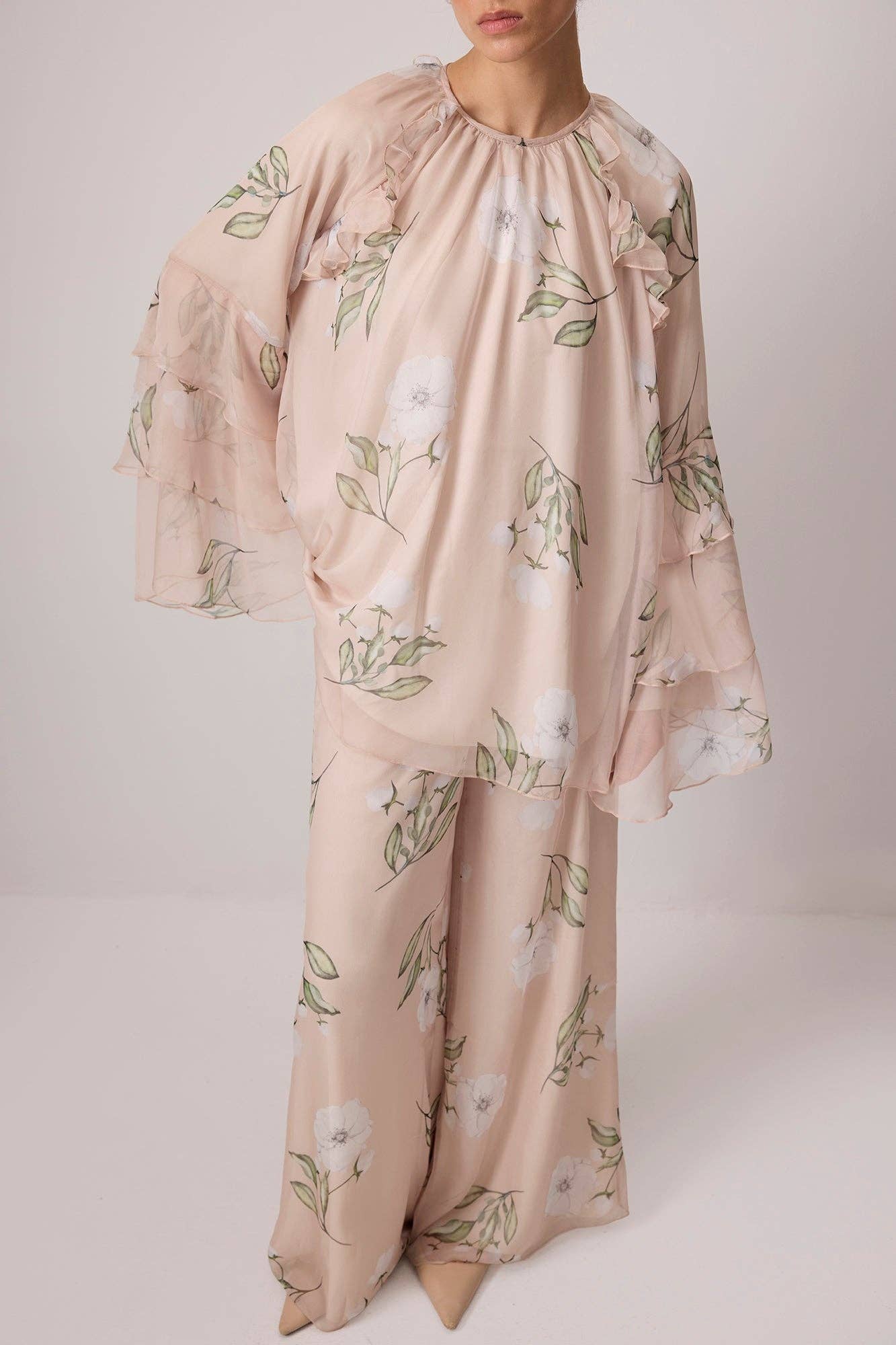 Completo tunica e pantaloni in chiffon floreale rosa