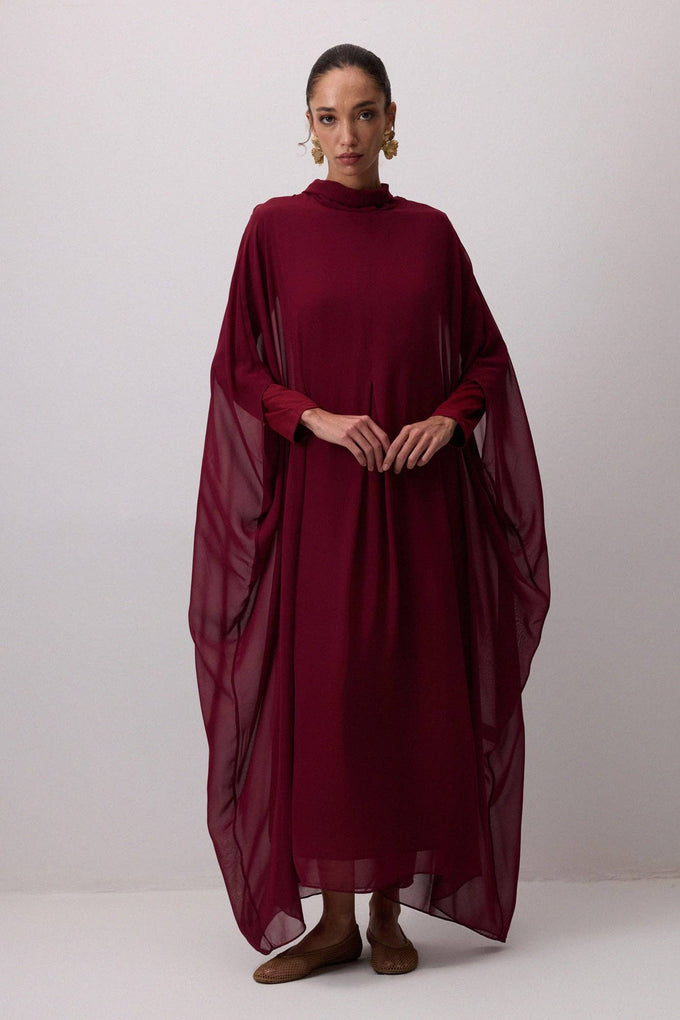 Abito in chiffon bordeaux con maniche a pipistrello