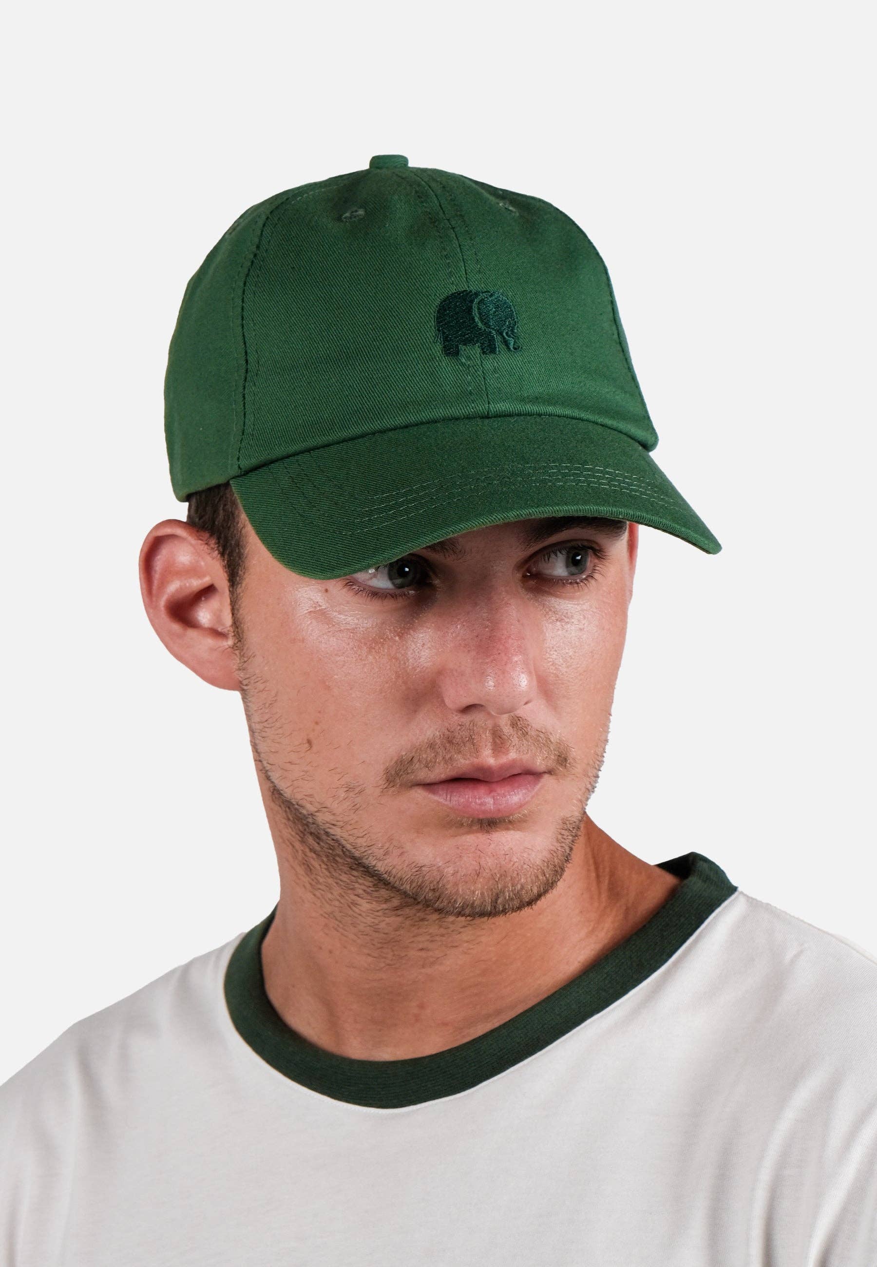 Cappellino dad cap con logo ricamato verde muschio