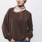 Blusa marrone con coulisse e scollo arricciato