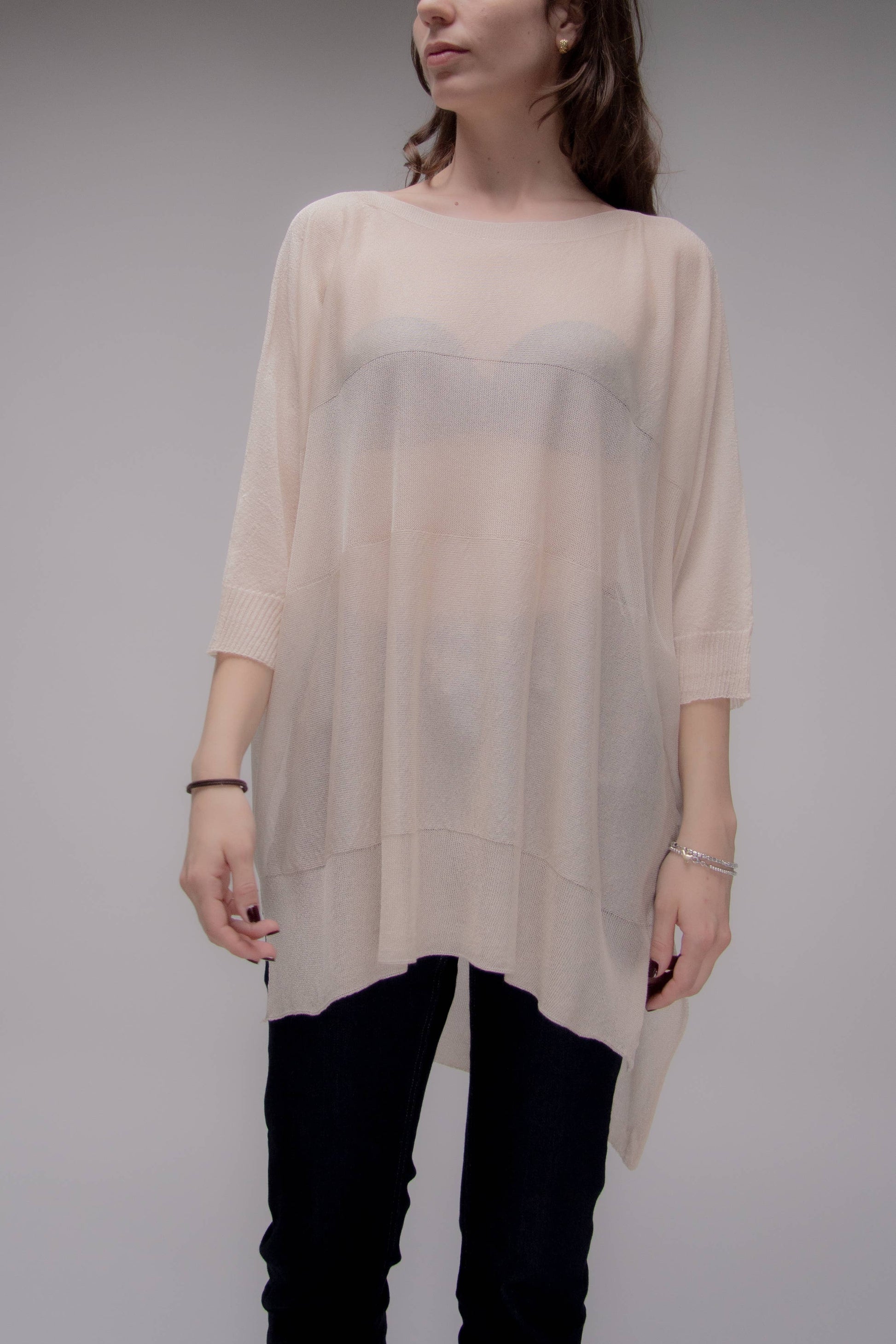 Pullover oversize con scollo a barca in maglia leggera