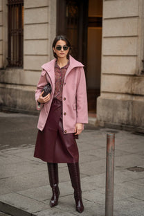 Cappotto corto in tessuto pesante con collo ampio