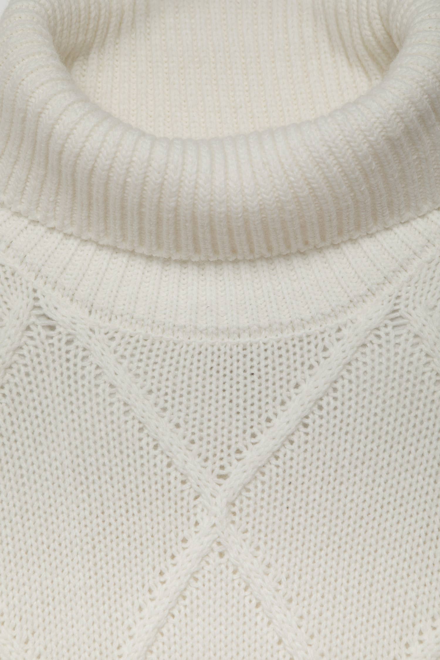 Tunica in Maglia Strutturata con Collo Alto