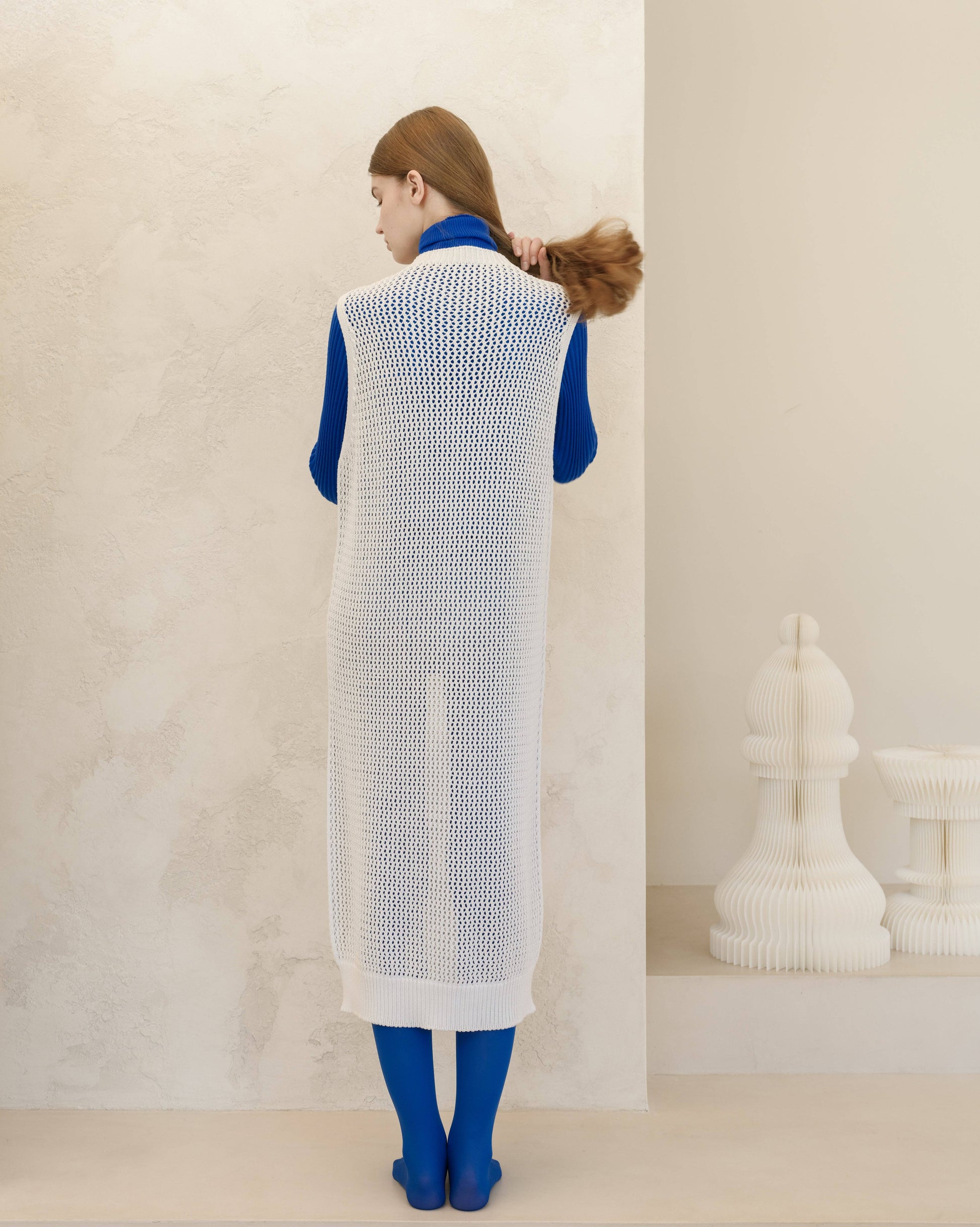 Abito crochet senza maniche in cotone con lavorazione traforata