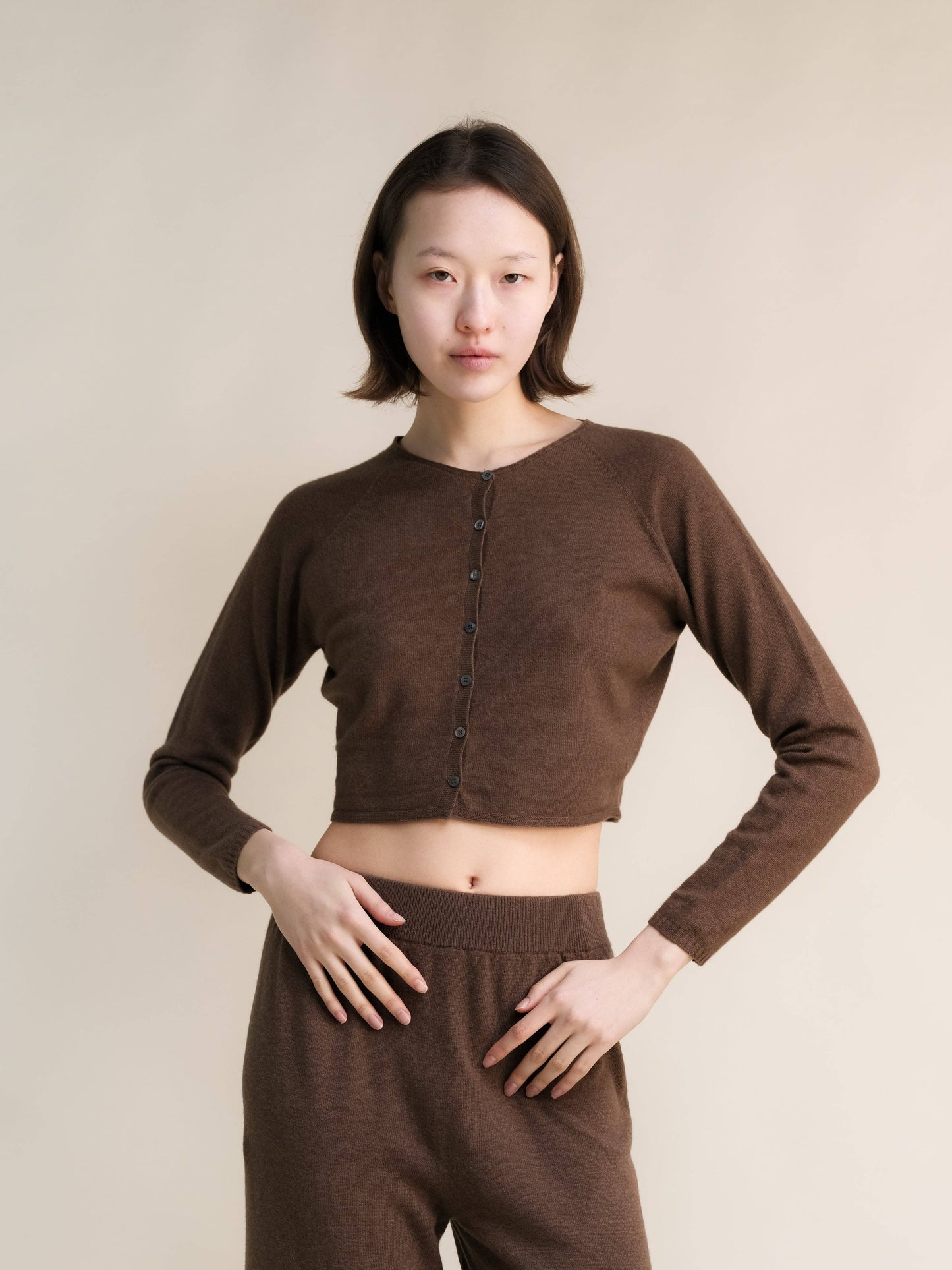 Cardigan corto in misto cashmere con lavorazione 3D