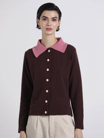 Giacca in maglia con colletto a contrasto