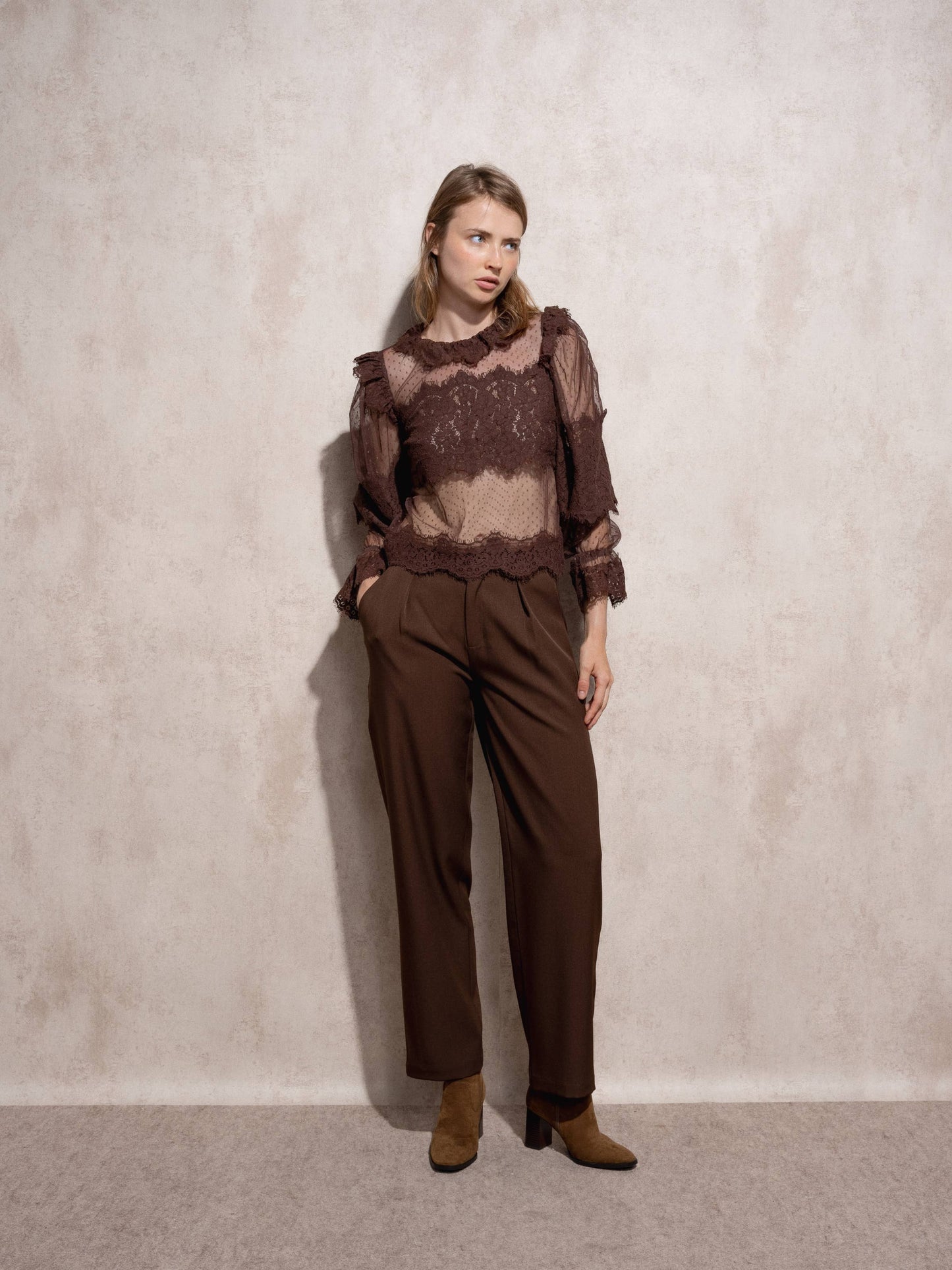 Pantaloni a pieghe a vita alta da donna